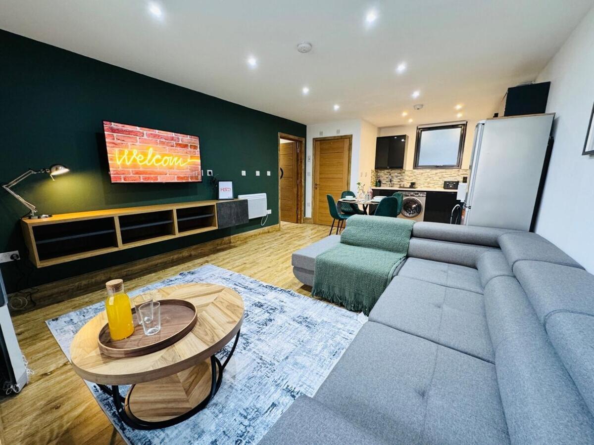 The Edge Ft4 Apartment London Exterior photo