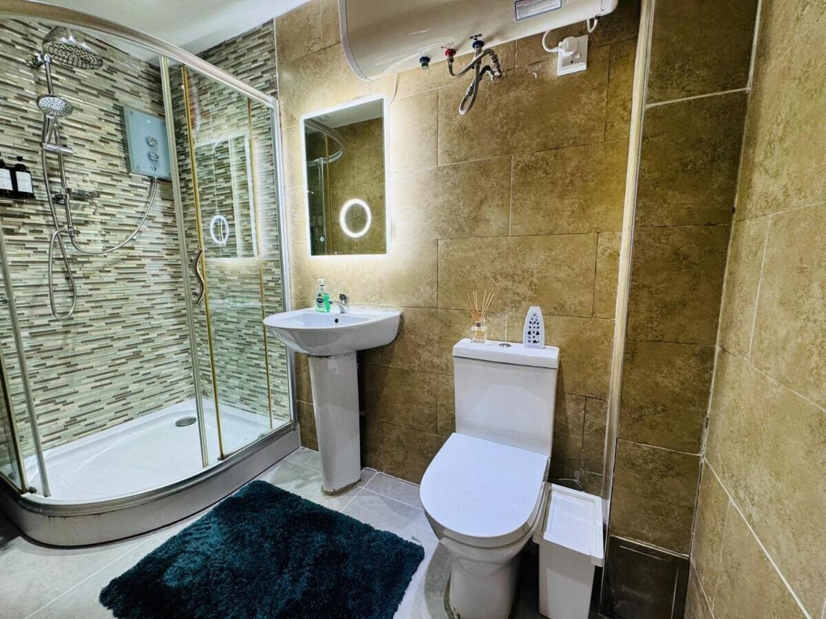The Edge Ft4 Apartment London Exterior photo